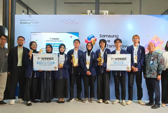 Samsung Solve for Tomorrow 2026 Umumkan Pemenang, BryotechAlpha dan I-SEUNG Raih Juara Pertama Tim BryotechAlpha dari SMA Negeri 81 Jakarta dan tim I-SEUNG dari Universitas Komputer Indonesia, pemenang Samsung Solve for Tomorrow 2026 kategori SMA/SMK/MA dan perguruan tinggi.