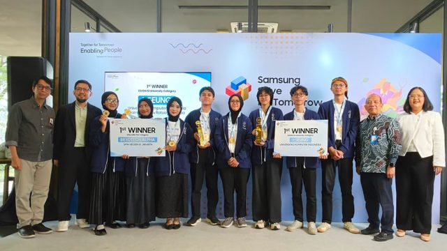Tim BryotechAlpha dari SMA Negeri 81 Jakarta dan tim I-SEUNG dari Universitas Komputer Indonesia, pemenang Samsung Solve for Tomorrow 2026 kategori SMA/SMK/MA dan perguruan tinggi.