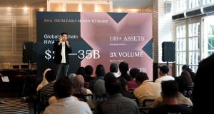 Minat Saham AS Tertokenisasi di PINTU Naik 68% pada Kuartal III 2026, Nvidia dan Apple Jadi Favorit Perwakilan PINTU mempresentasikan perkembangan aset tertokenisasi (RWA) dan pertumbuhan volume perdagangan dalam acara di hadapan audiens, dengan lebih dari 100 aset tersedia di platform PINTU.