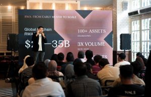 Minat Saham AS Tertokenisasi di PINTU Naik 68% pada Kuartal III 2026, Nvidia dan Apple Jadi Favorit Perwakilan PINTU mempresentasikan perkembangan aset tertokenisasi (RWA) dan pertumbuhan volume perdagangan dalam acara di hadapan audiens, dengan lebih dari 100 aset tersedia di platform PINTU.